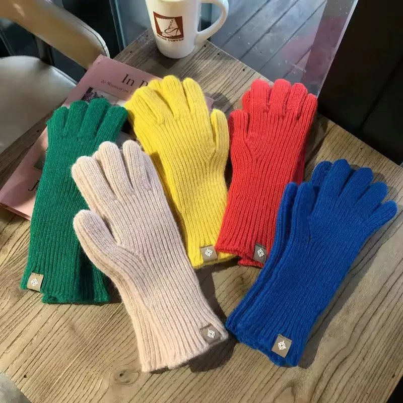 Women's knitted gloves. Soft cashmere gloves. Touchscreen-friendly gloves