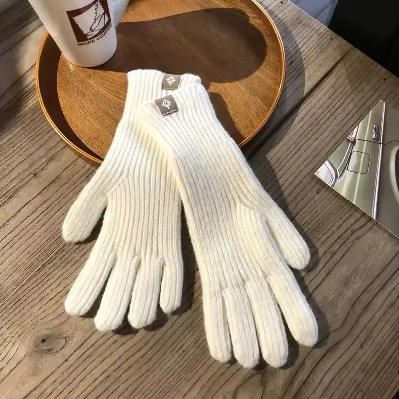 Women's knitted gloves. Soft cashmere gloves. Touchscreen-friendly gloves