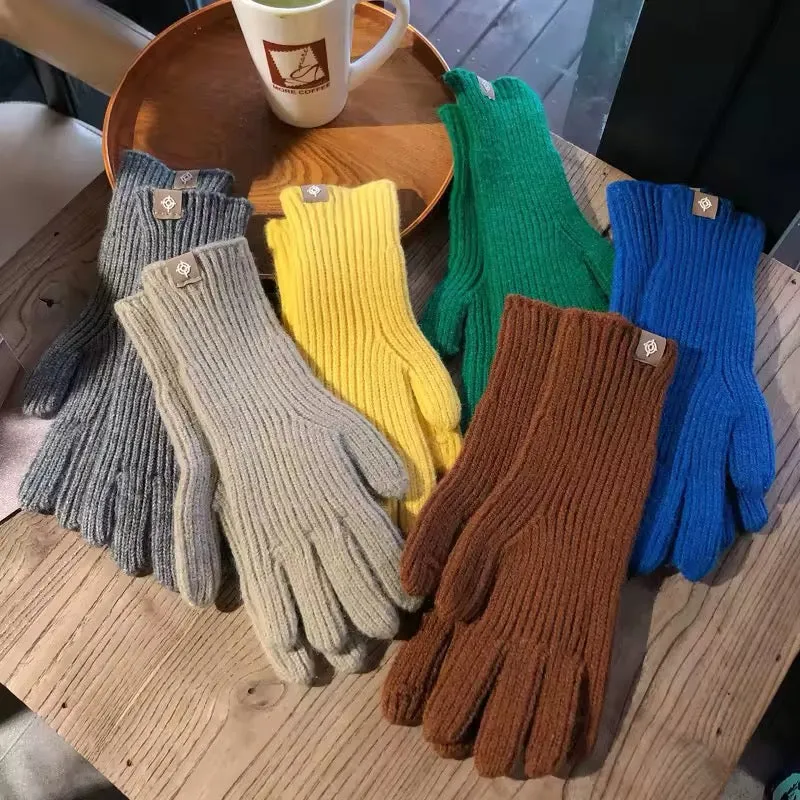 Women's knitted gloves. Soft cashmere gloves. Touchscreen-friendly gloves
