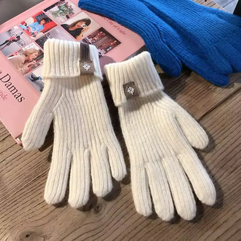 Women's knitted gloves. Soft cashmere gloves. Touchscreen-friendly gloves