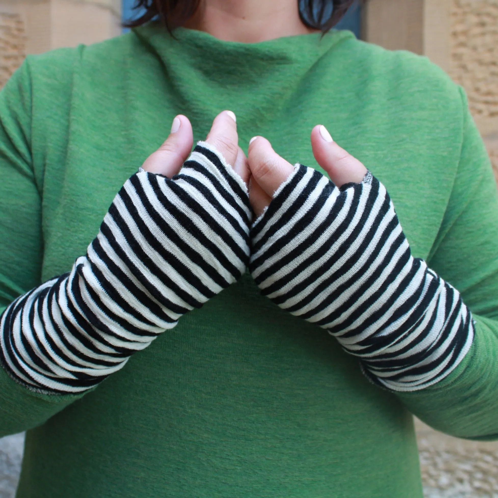 Wrist Warmer - Black Stripe