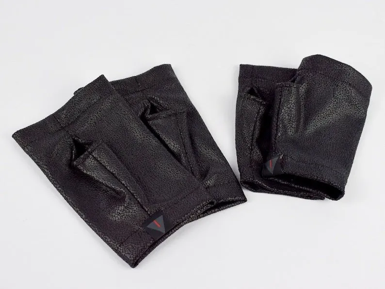 WRP Short faux leather gloves