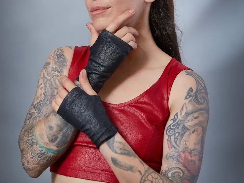WRP Short faux leather gloves